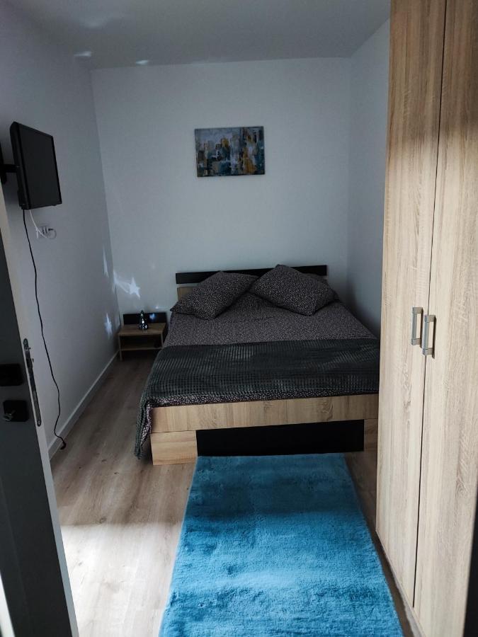 Apartament In 布泽乌 外观 照片